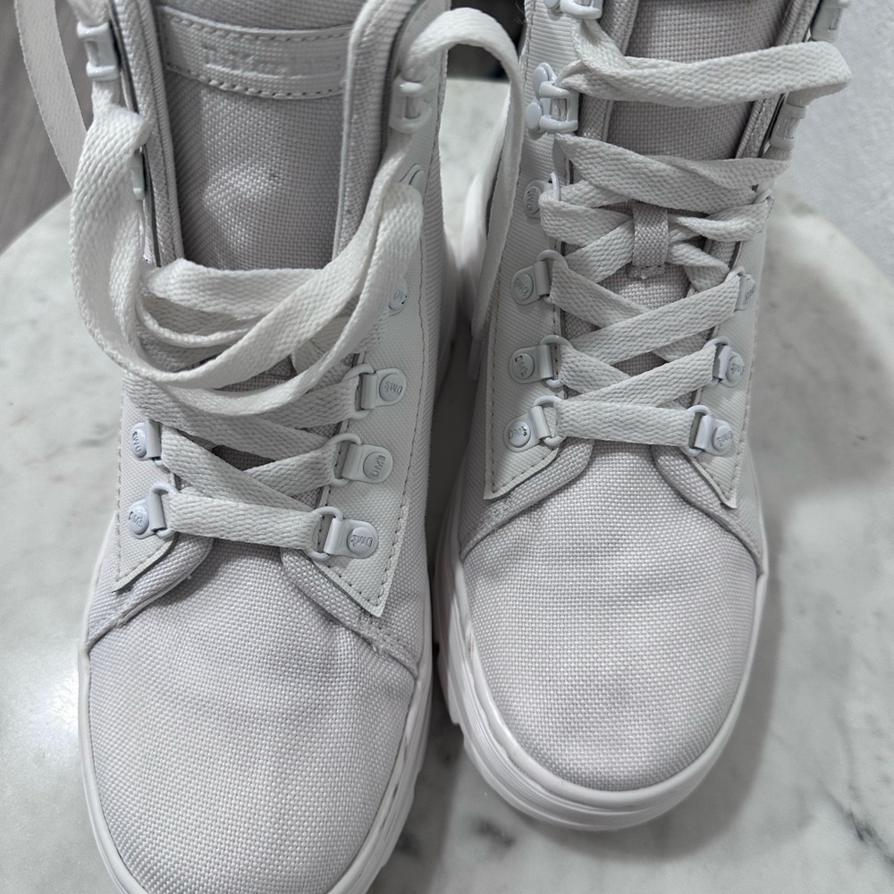 Dr. Martens Combs Women’s Poly Casual Boots Size 6 - Color White Ajax - Picture 11 of 16